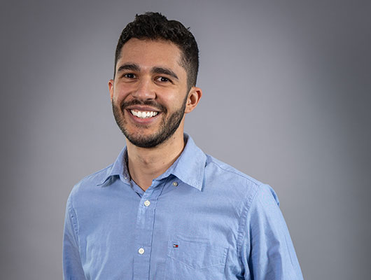 alan-gerente-adm-vockan Alan possui mais de 8 anos de experiência com diversos processos de compliance aplicados na QAD. Fez parte do time de implementação do QAD Enterprise Edition no Brasil, sendo o líder local do projeto e coordenando sessões de treinamentos e de CRP no exterior.